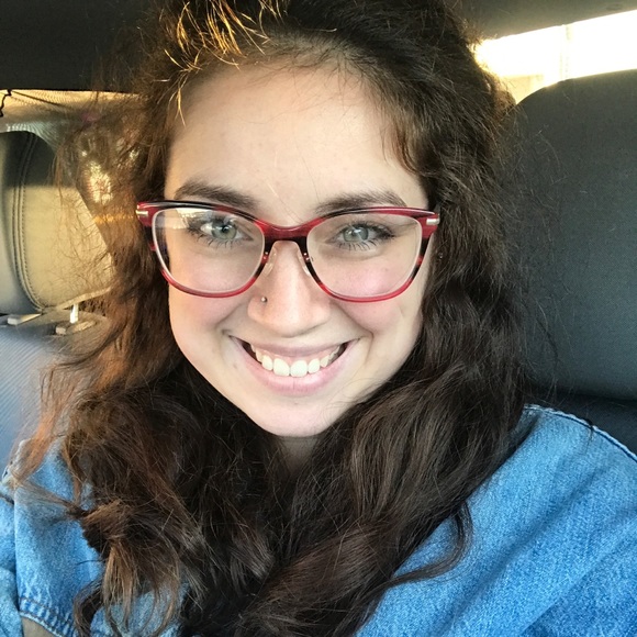 Meet your Posher, Shayla - Picture 1 of 1